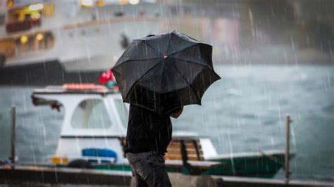 下雨天圖片|1,520,300+ 項雨照片檔、圖片和免版稅影像